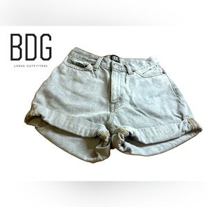 BDG by Urban Outfitters - High Rise Mom Jean Shorts - Size 24